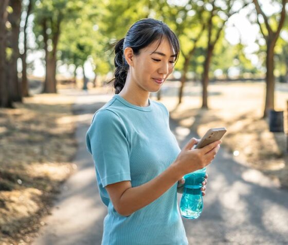サントリー、リミニストリートと提携し、革新的なウェルネスアプリを短期間で開発